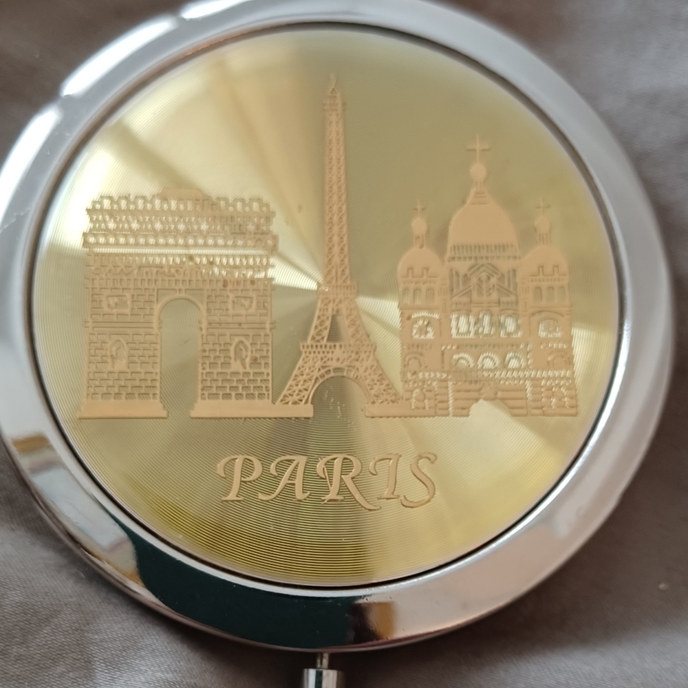 New in Box imported from france ,Paris Eifel tower pocket round mirror.